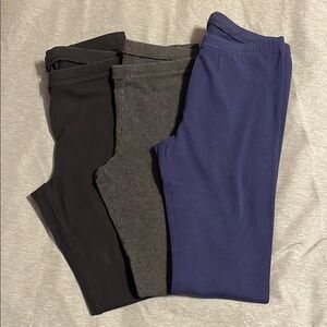HUE Black and Gray Leggings Stretchy Form-Fitting Design